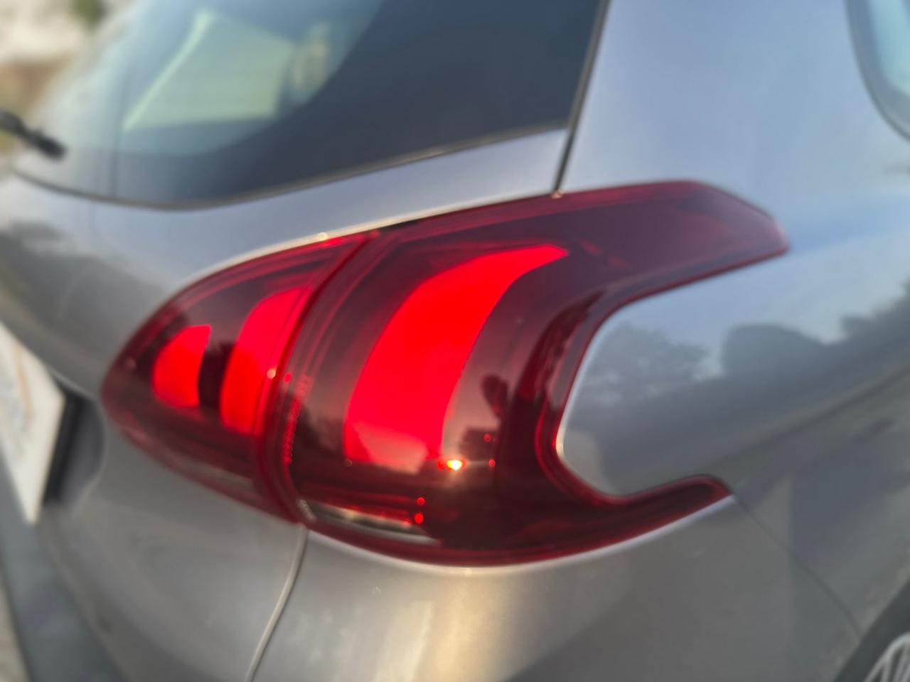 Peugeot 2008 Allure 1.2 PureTech 82 #7847