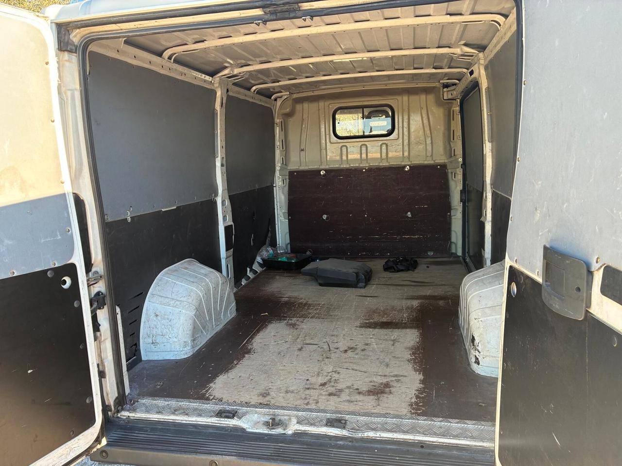 Peugeot Boxer 2.2HDi 120CV PLM -2010