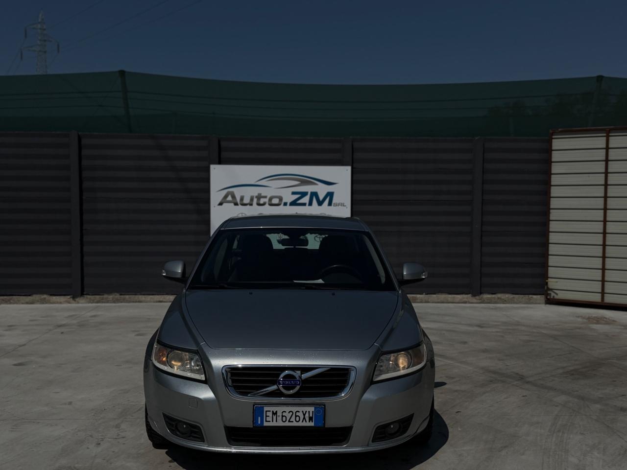 Volvo V50 D2 R-design