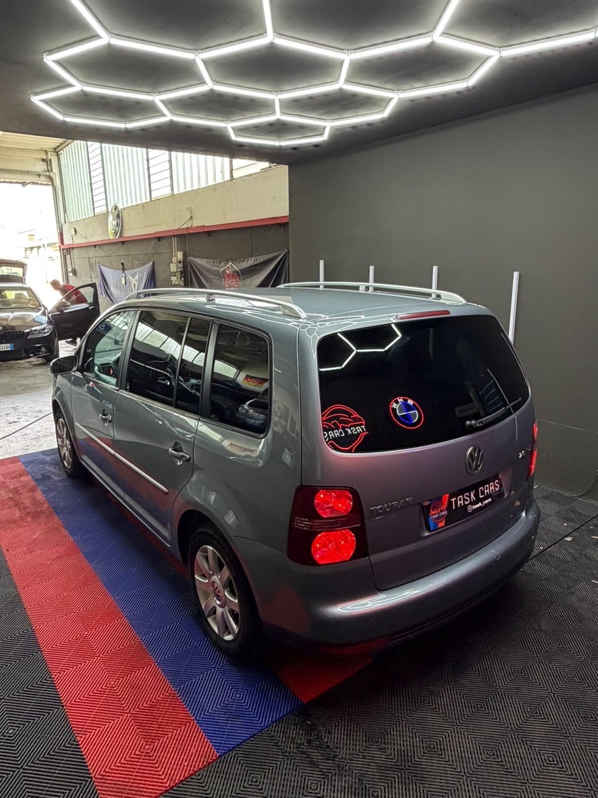 Volkswagen Touran 2.0 TDI DPF Highline