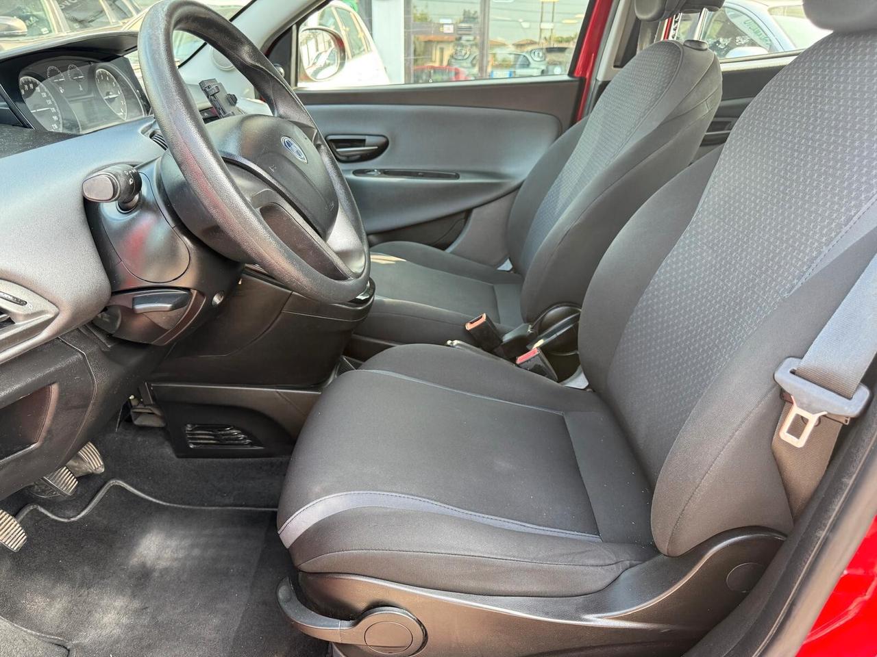 Lancia Ypsilon 1.2 69 CV 5 porte Mya