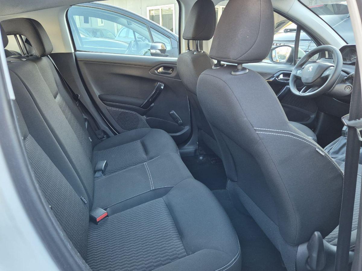 PEUGEOT - 208 - BlueHDi 75 S&S 5p. Active