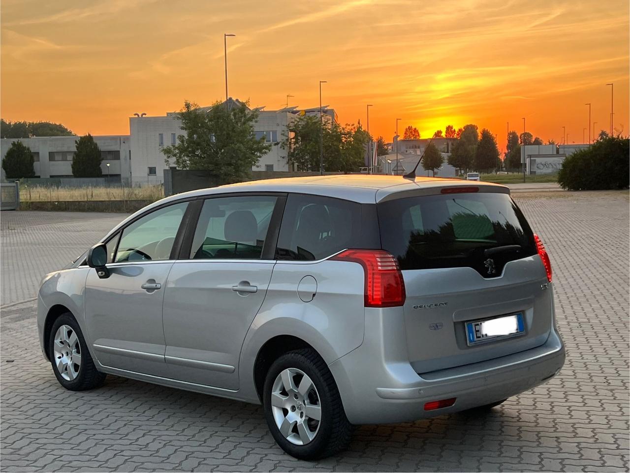 Peugeot 5008 1.6 HDi 112CV Active