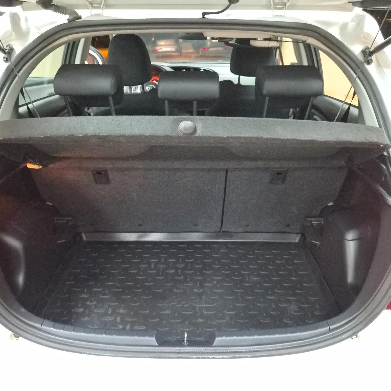 Toyota Yaris 1.0 5 porte Lounge