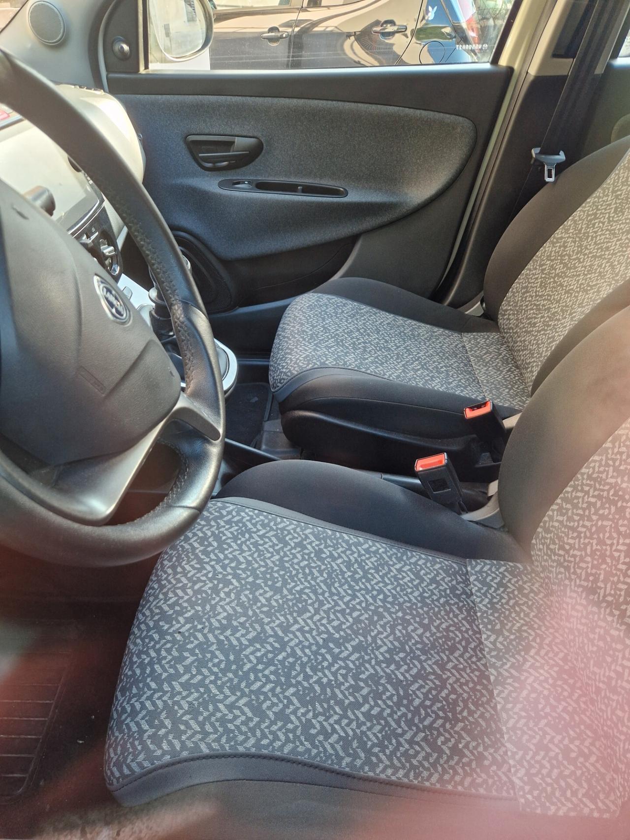 Lancia Ypsilon 1.0 hybrid - Garanzia 12 mesi