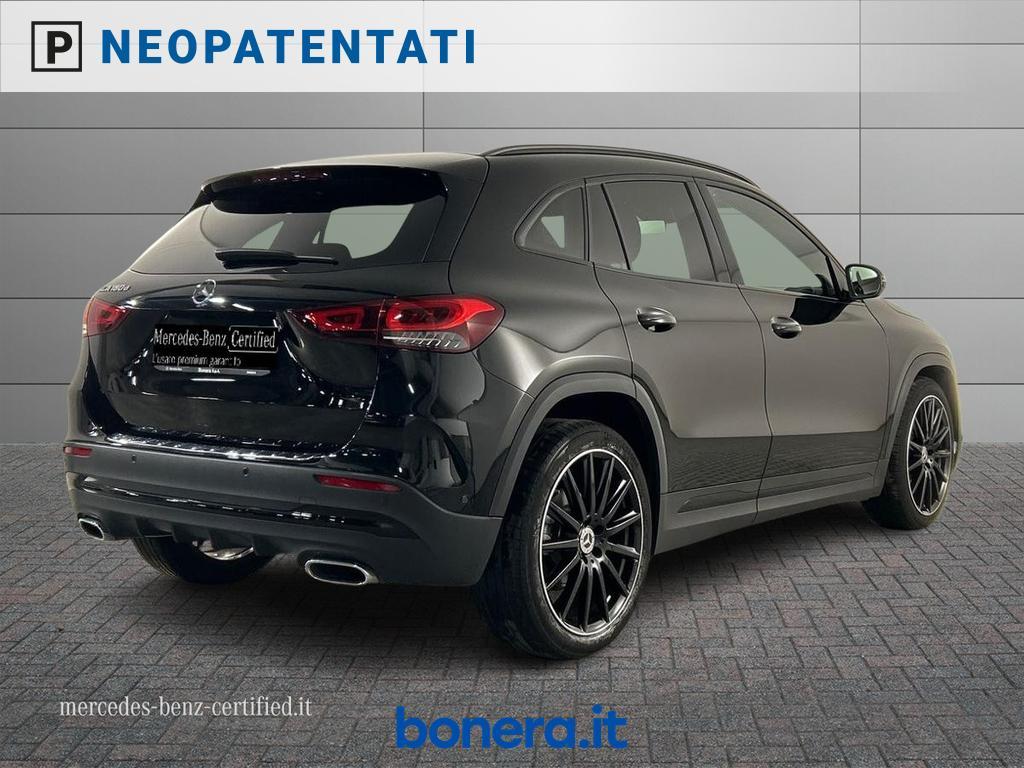 Mercedes GLA 180 180 D Premium 8G-DCT