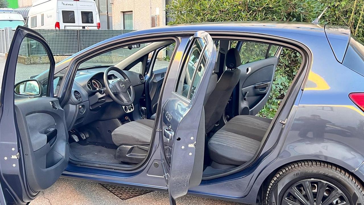 Opel Corsa 1.2 Benzina e GPL adatta a neo patentati