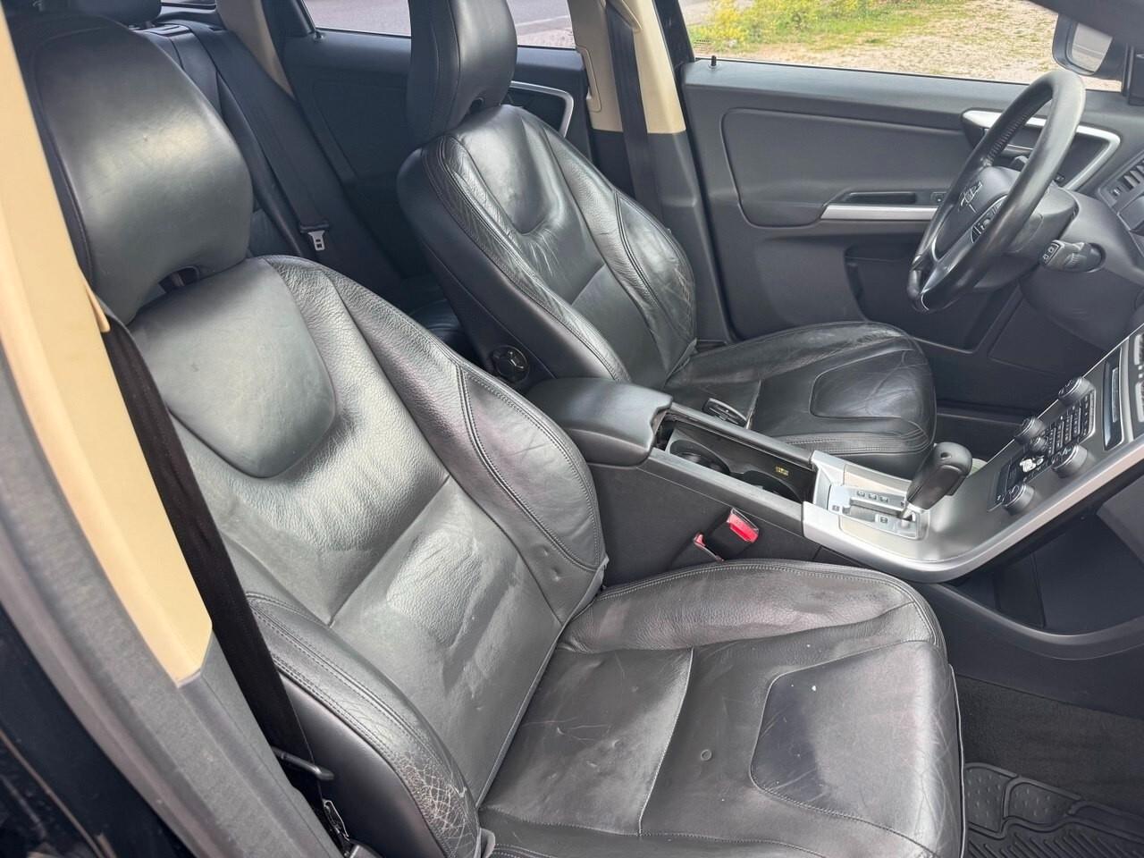 Volvo XC 60 XC60 D5 AWD Geartronic Kinetic