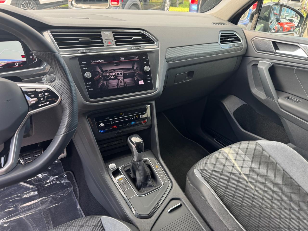 Volkswagen Tiguan 2.0 TDI 150 CV SRC DSG R-Line FULL SERVICE