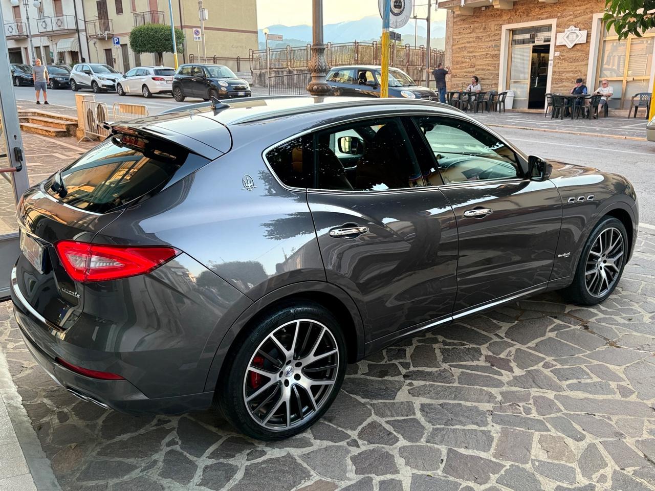 Maserati Levante 275CV Q4 Gransport GRIGIO MARATEA