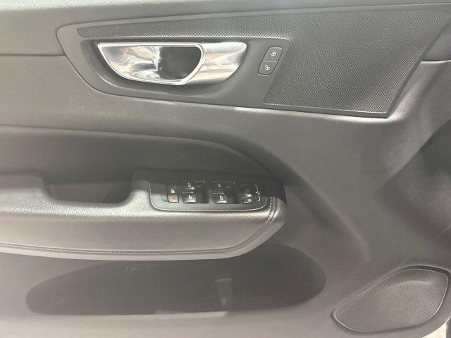 VOLVO XC60 B4 (d) Geartronic Momentum Pro