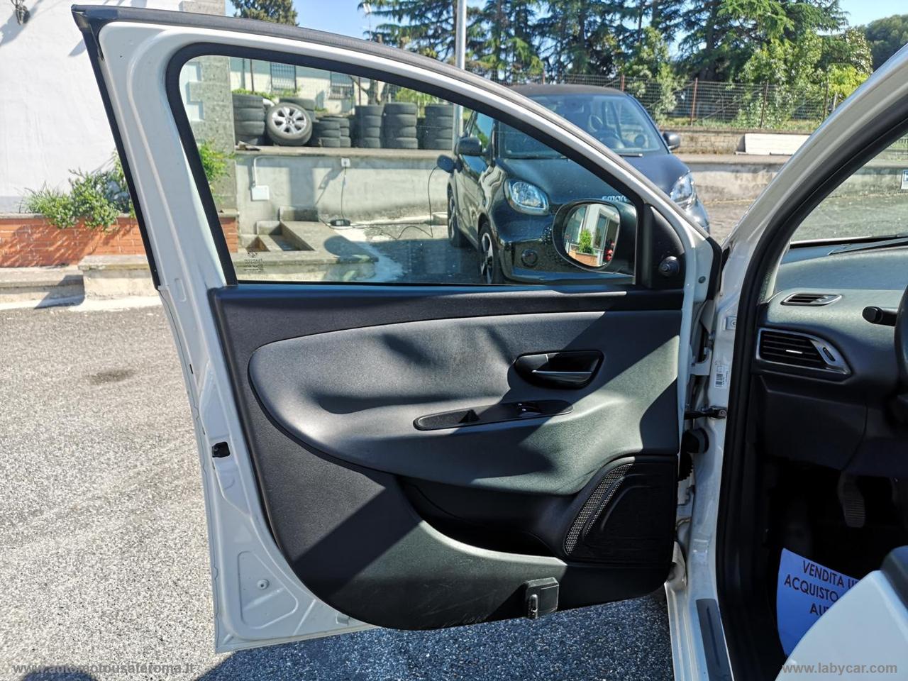 LANCIA Ypsilon 1.2 69 CV 5p. Elle RATE AUTO MOTO SCOOTER