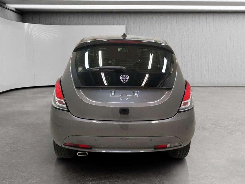 Lancia Ypsilon 1.0 firefly hybrid Platino s&s 70cv