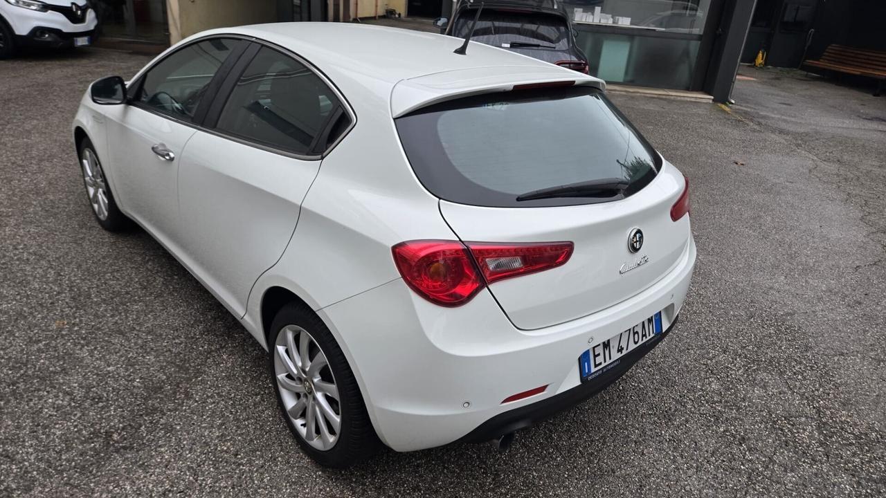 Alfa Romeo Giulietta 1.6 JTDm-2 105 CV Exclusive
