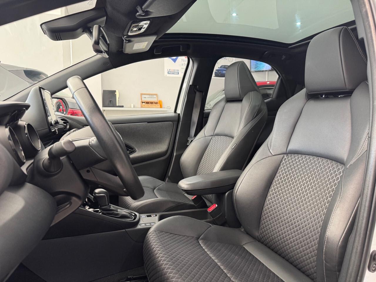 Toyota Yaris 1.5 Hybrid Lounge Aziendale