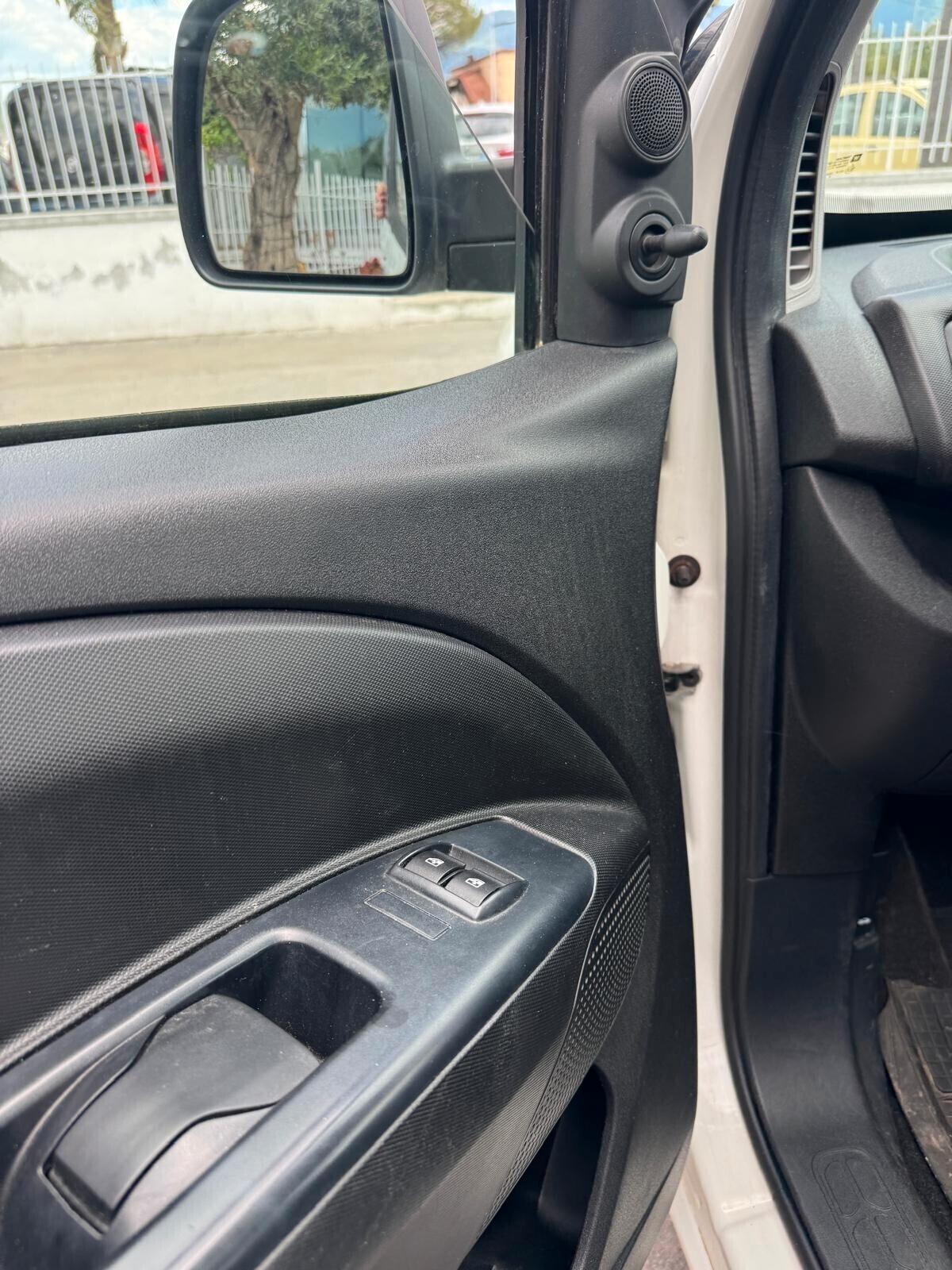 Opel Combo 1.6 CDTI 120CV PEDANA DISABILI