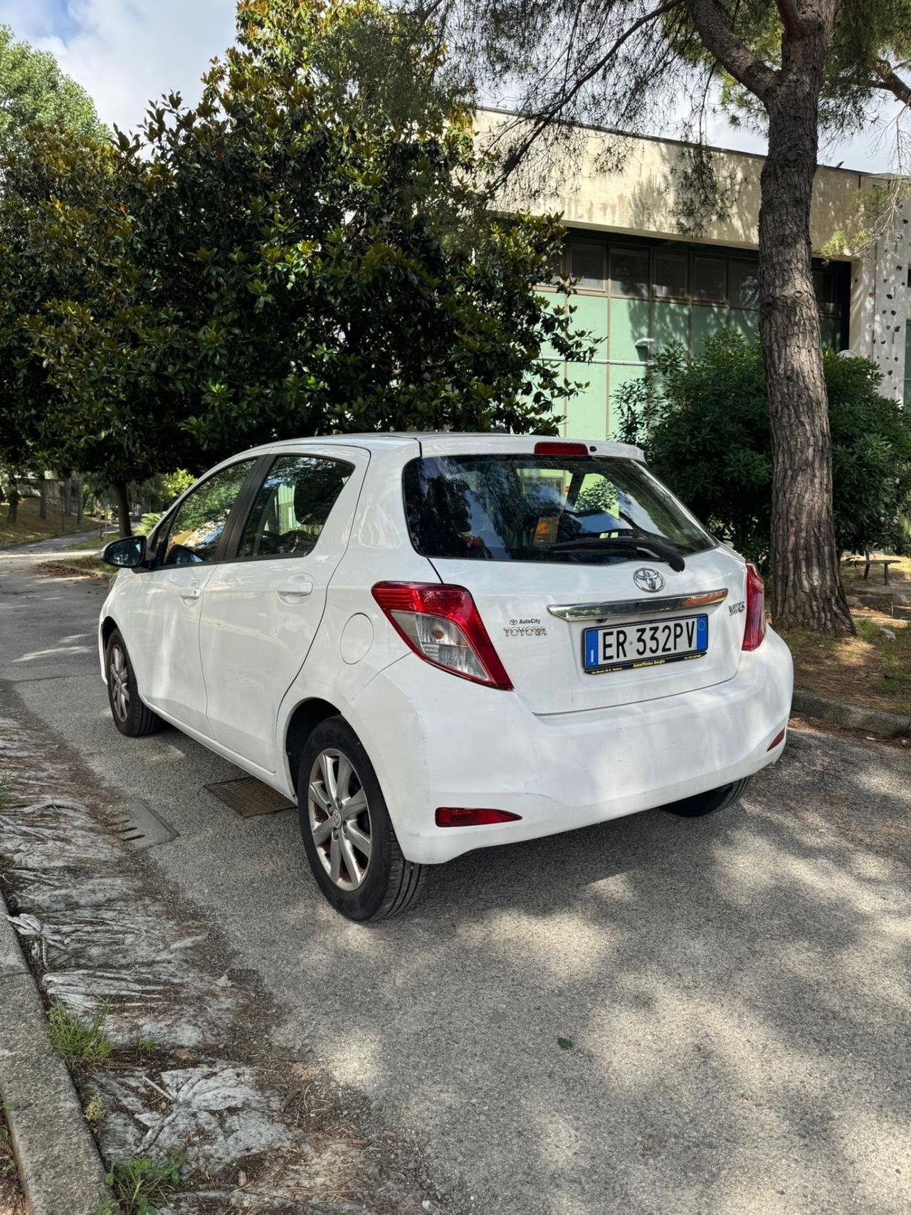 Toyota Yaris 1.0 5 porte Lounge