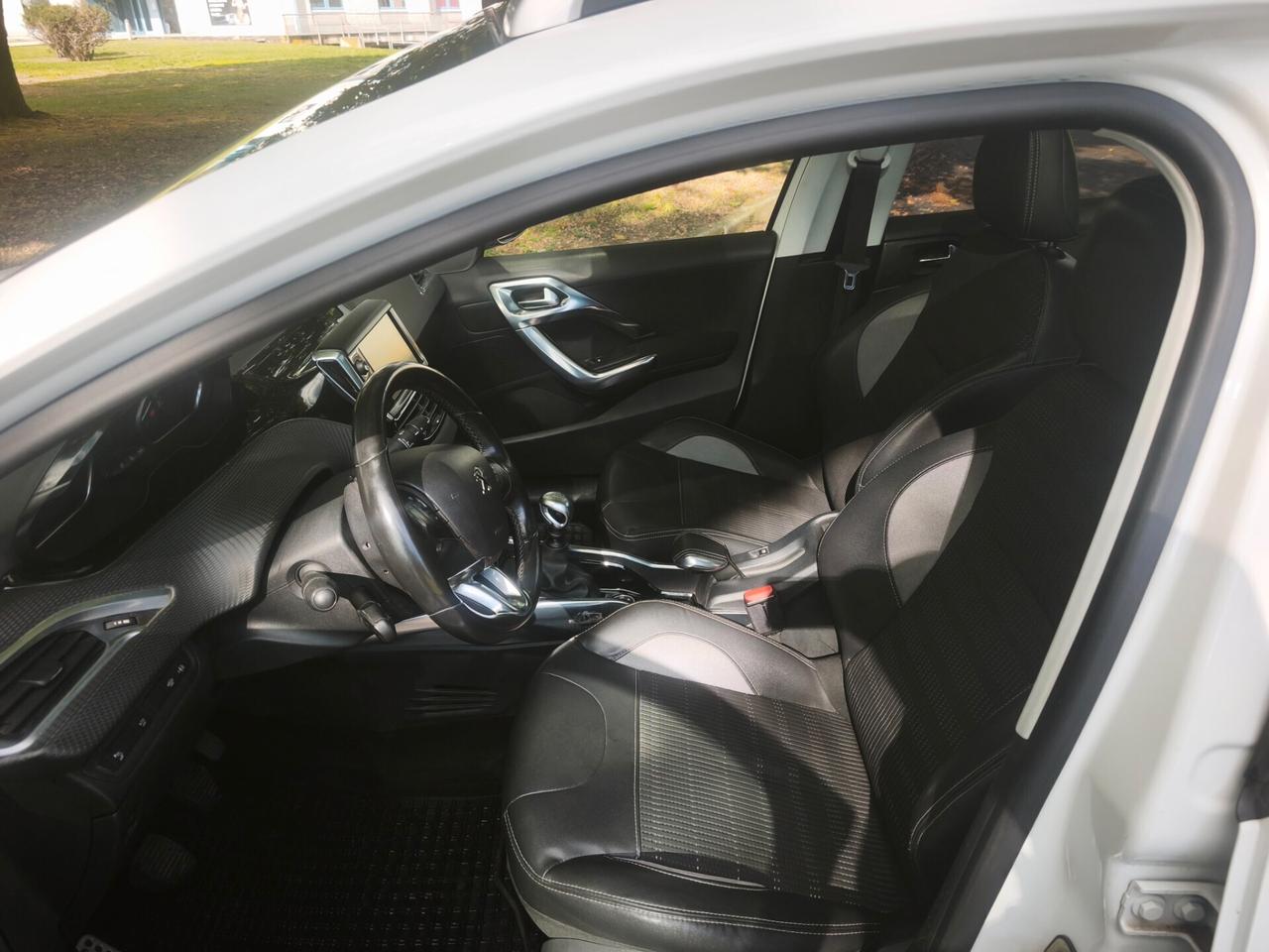 Peugeot 2008 1.6 e-HDi 115 CV Stop&Start Allure