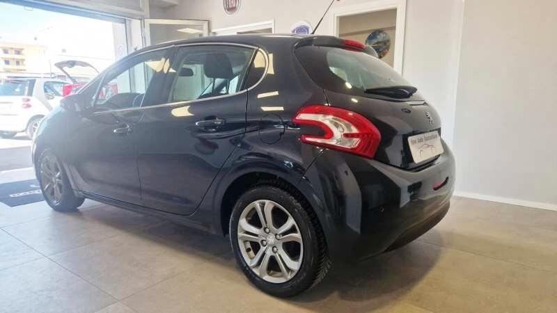 Peugeot 208 1.2 Puretech 82 CV Allure