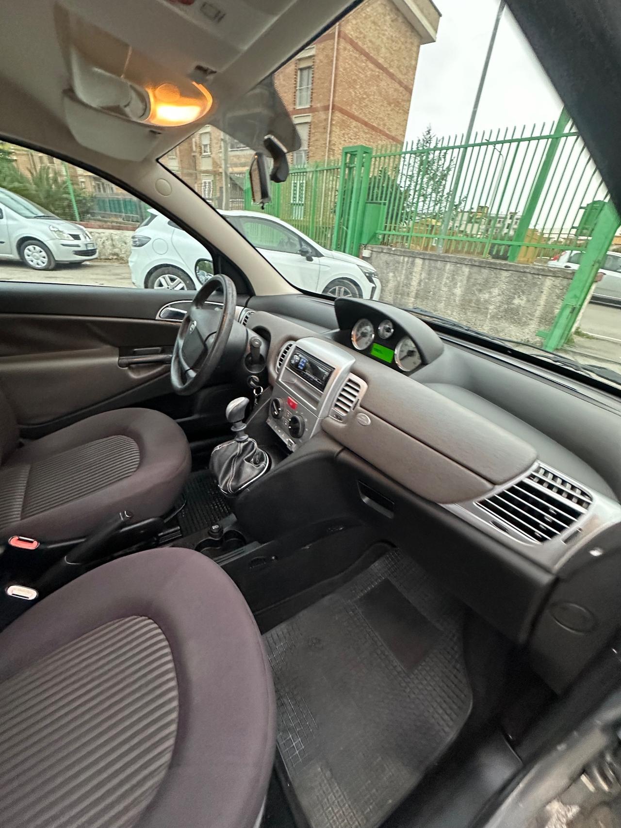 Lancia Ypsilon 1.4 Oro Ecochic GPL