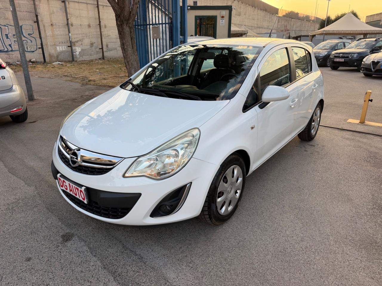 Opel Corsa 1.2 benzina 85 cv 2012