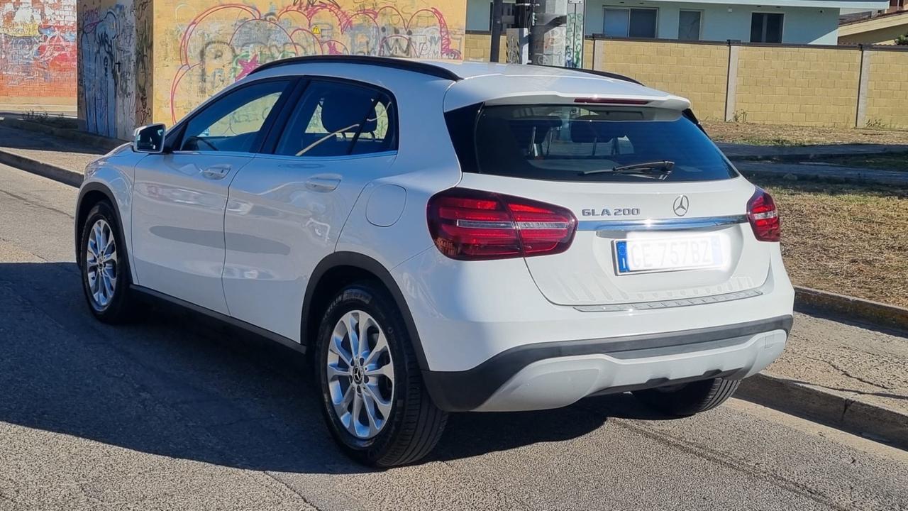 Mercedes-benz GLA 200 Premium