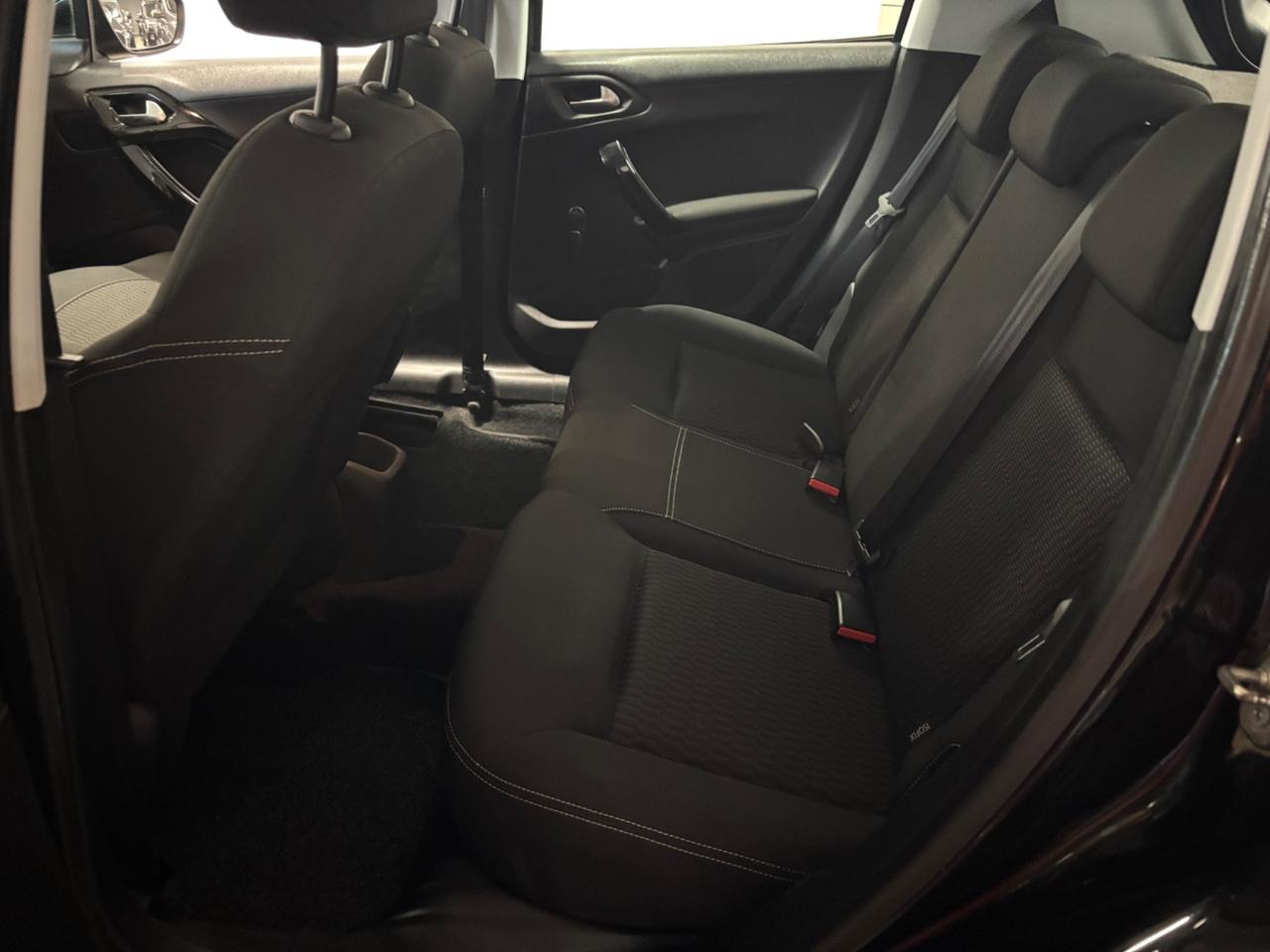 Peugeot 208 1.2 BENZINA Active OK NEOPATENTATI