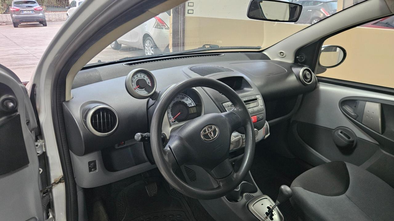 Toyota Aygo 1.0 12V VVT-i 5 porte Sol
