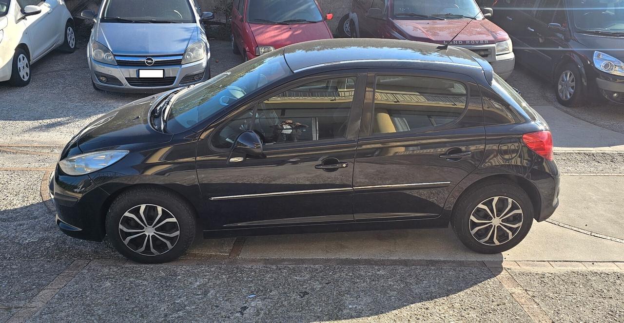 Peugeot 207 1.4 8V 75CV COMPLETAMENTE TAGLIANDATA