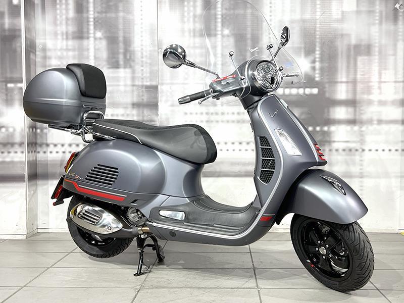Piaggio Vespa GTS 300 Supersport HPE ABS