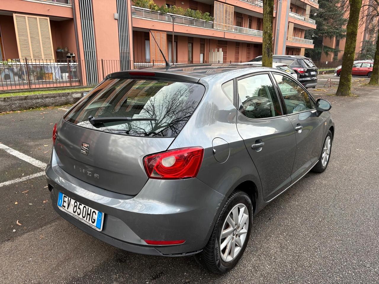 Seat Ibiza 1.2 70 CV 5p. Benzina