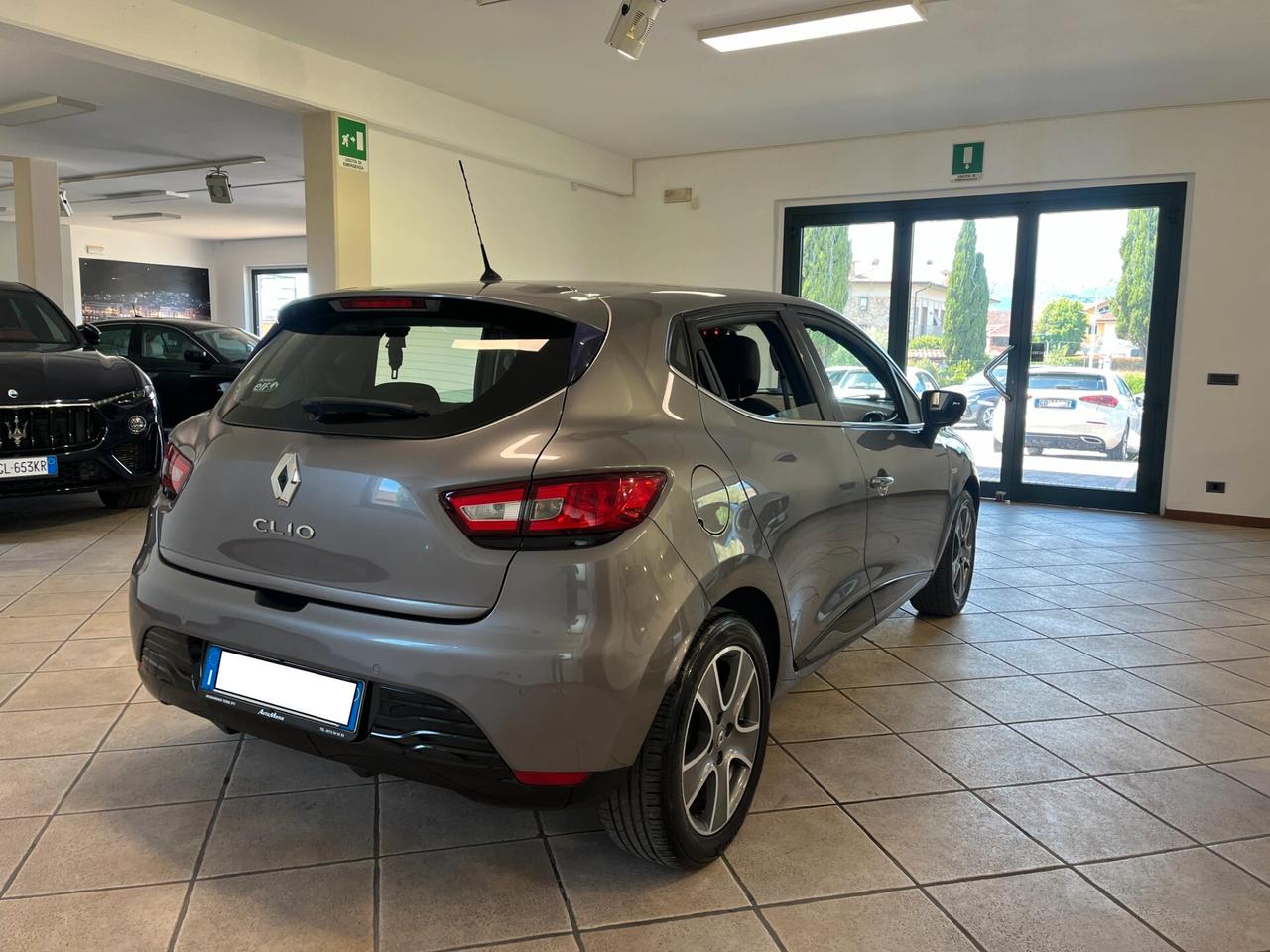 Renault Clio 1.2 75CV 5 porte COSTUME NATIONAL