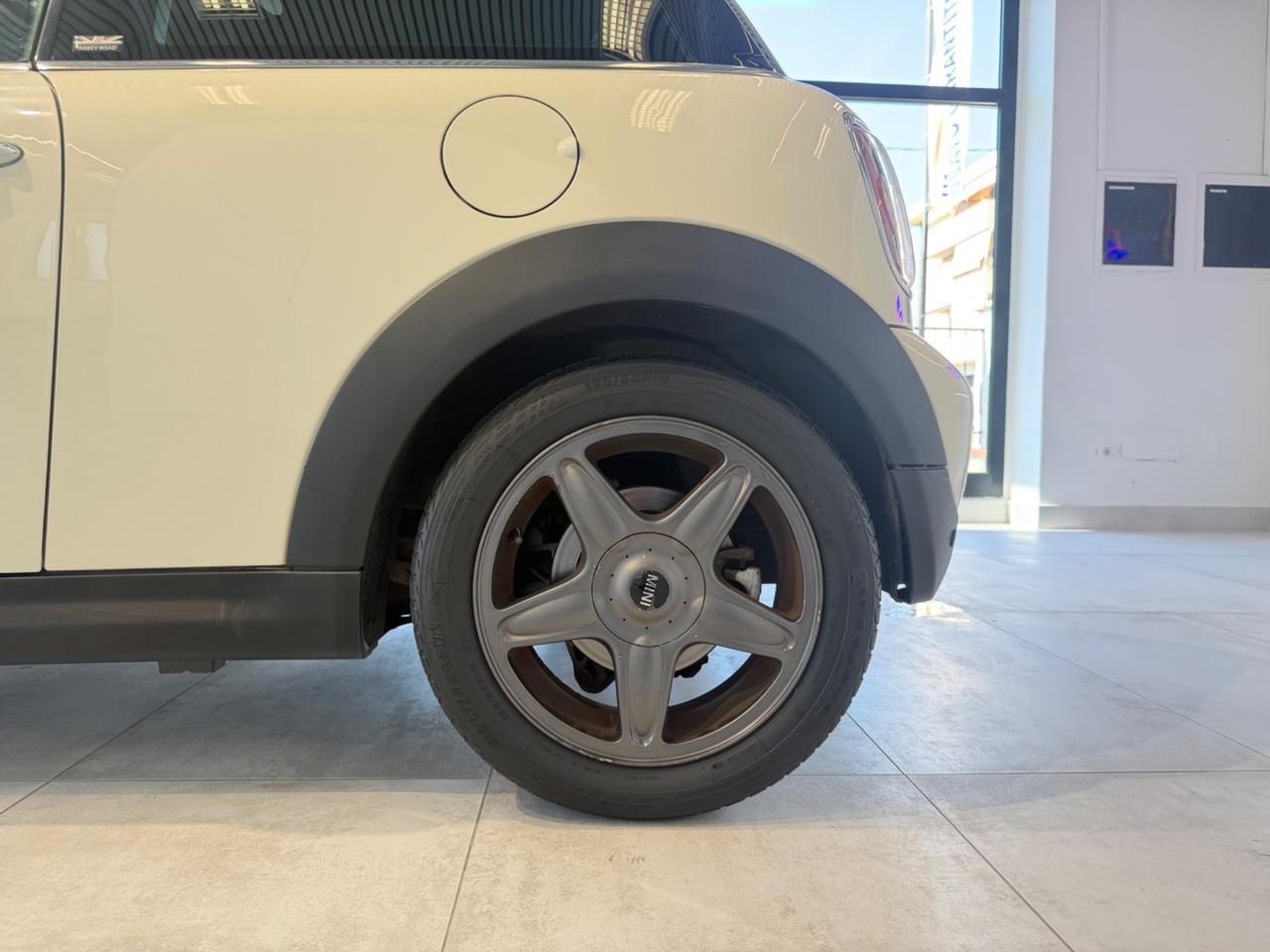 Mini 1.6 16V Abbey Road D