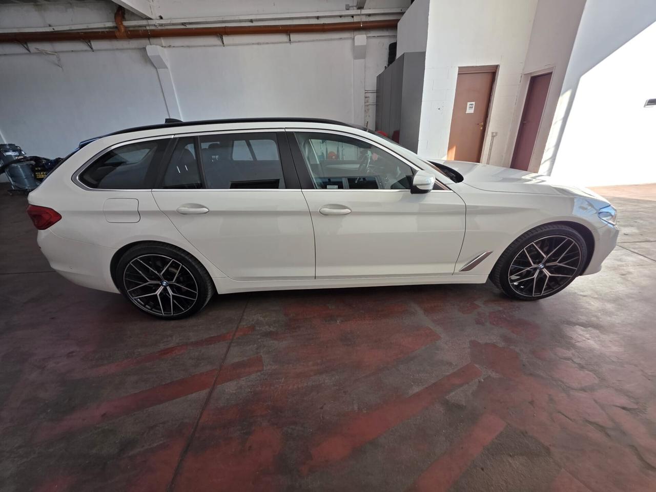 Bmw 520D xDrive Touring MSport gancio traino