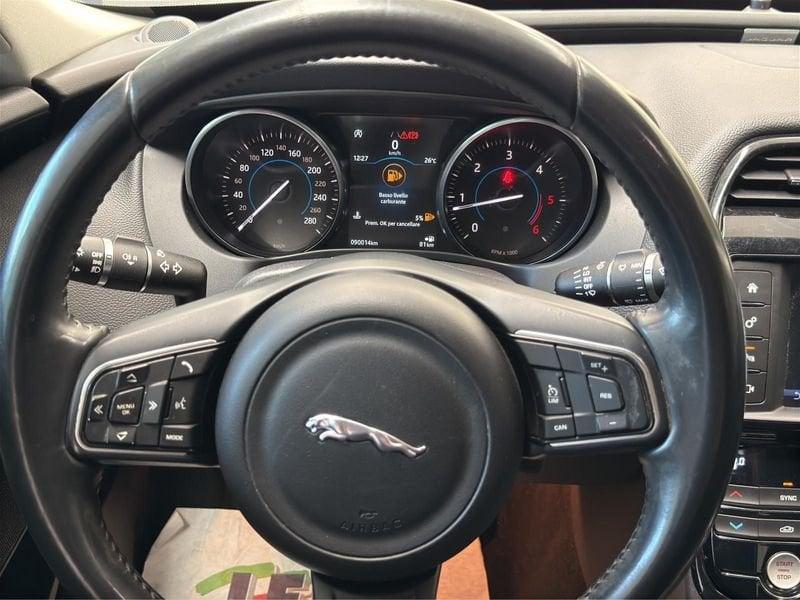 Jaguar XE JAGUAR XE 2.0 D 180cv 6m - PURE BUSINESS EDITION -