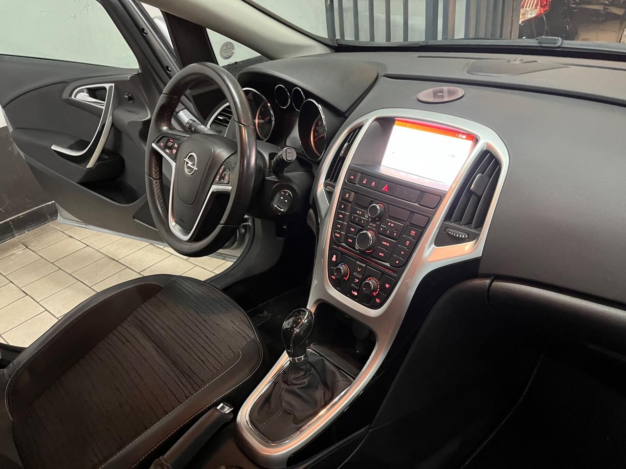 Opel Astra 1.4 Turbo 140CV Sports Tourer GPL 2014