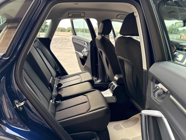 AUDI Q3 35 TDI quattro S tronic Business COCKPIT