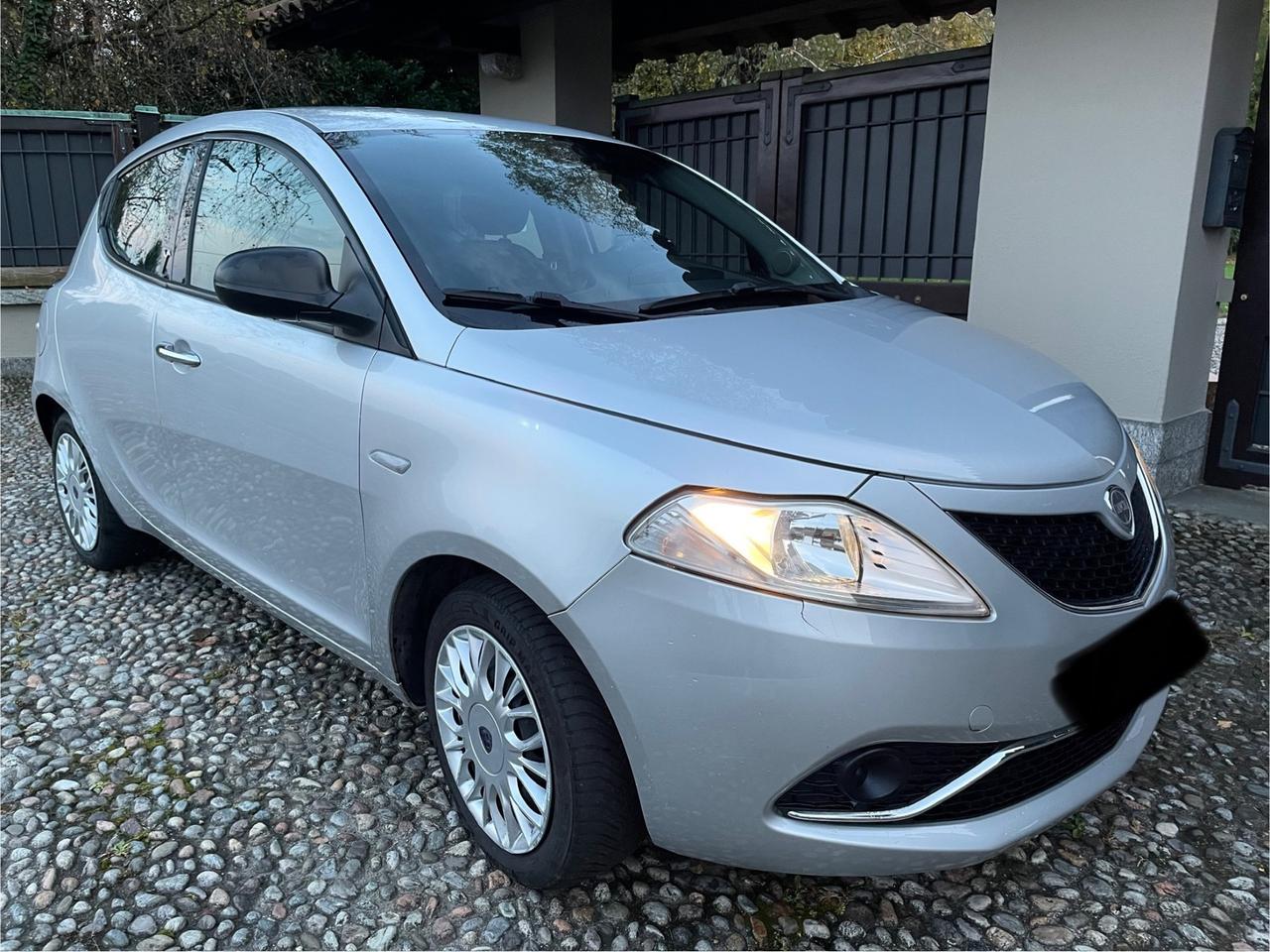 Lancia Ypsilon 1.2 69 CV 5 porte Gold *UNICO PROPRIETARIO*