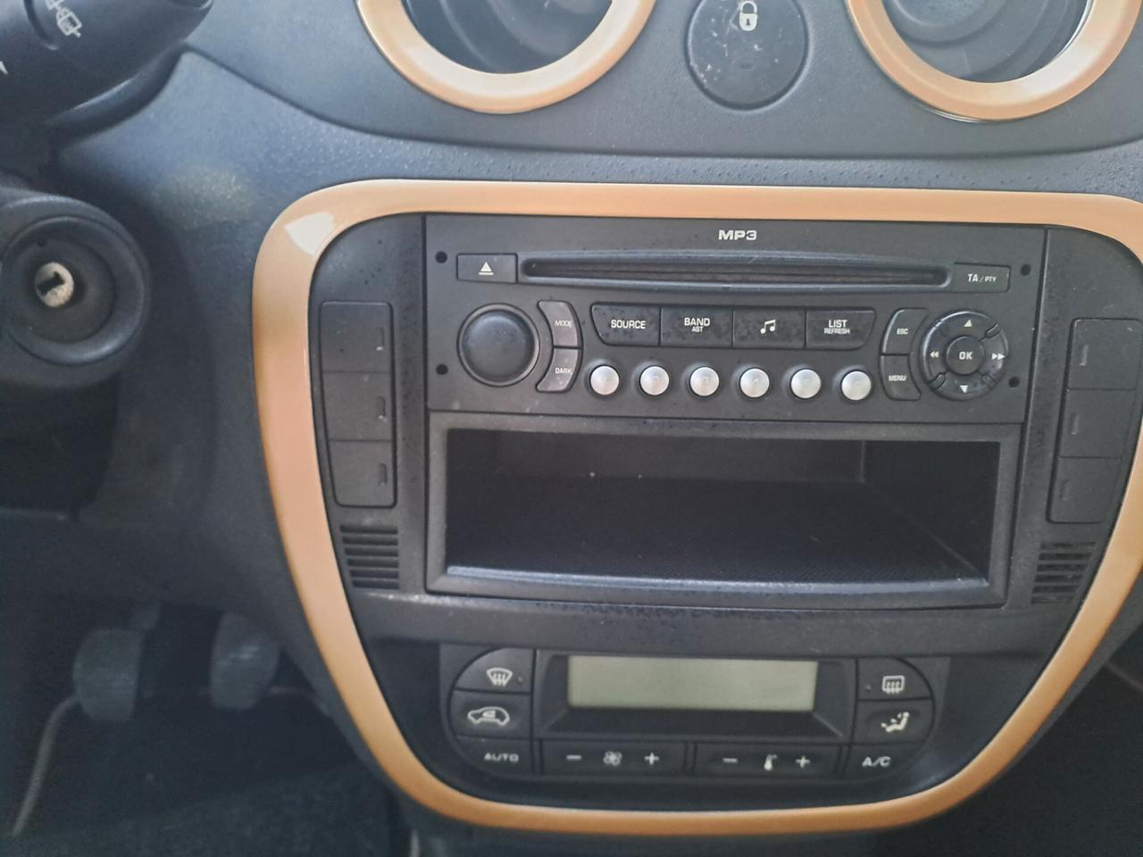 Citroen C3 1.1 Gold by Pinko