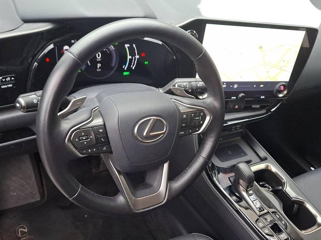 Lexus NX 2.5 Plug-in Premium 4WD e-CVT