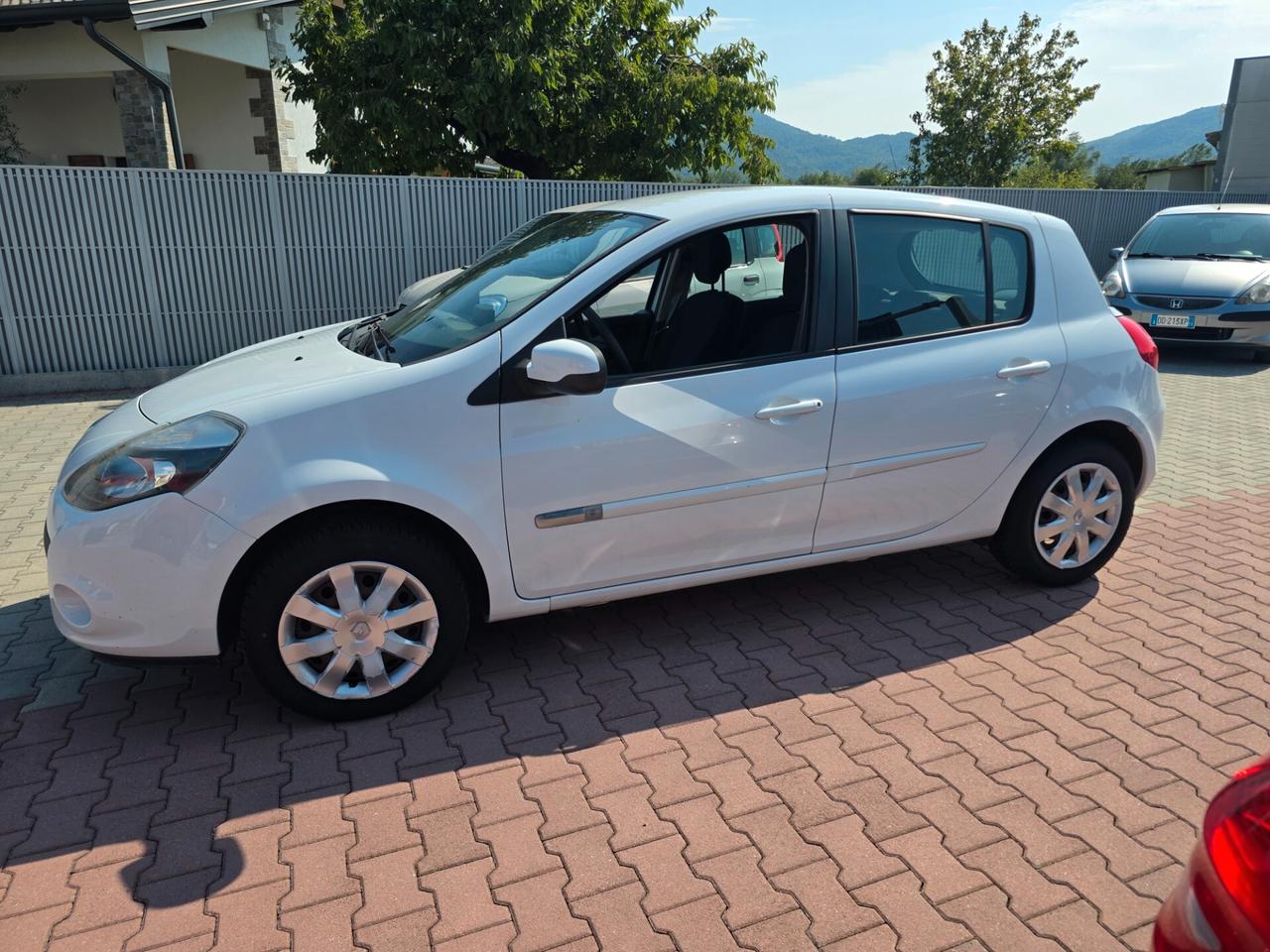Renault Clio 1.2 75CV perfetta e garantita 12 mesi