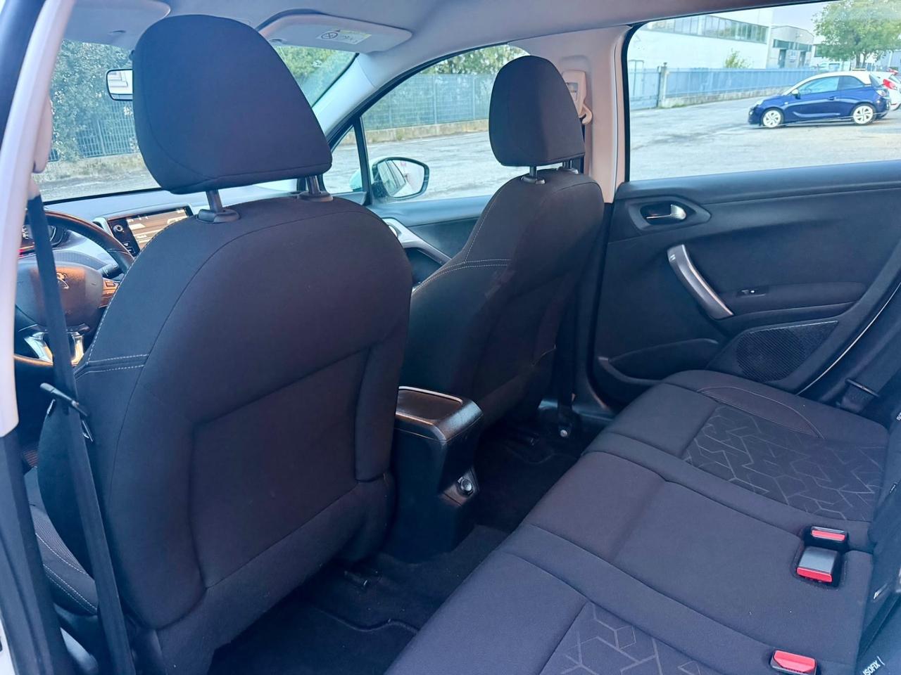 Peugeot 2008 1.6 e-HDi 2014 120.000km per neopatentati
