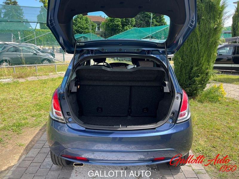 Lancia Ypsilon 1.0 FireFly 70cv S&S Hybrid GOLD