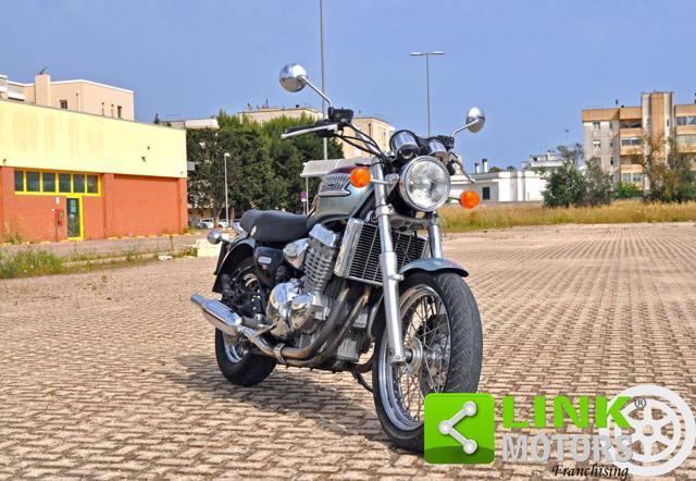 TRIUMPH Thunderbird 900 VERSIONE 1