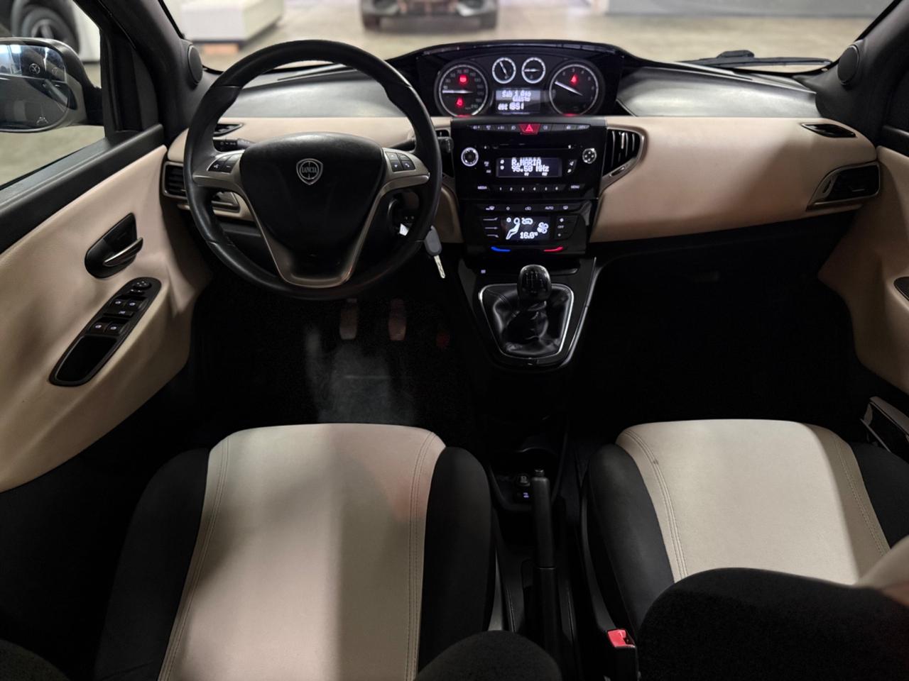 Lancia Ypsilon 1.2 69 CV 5 porte Gold