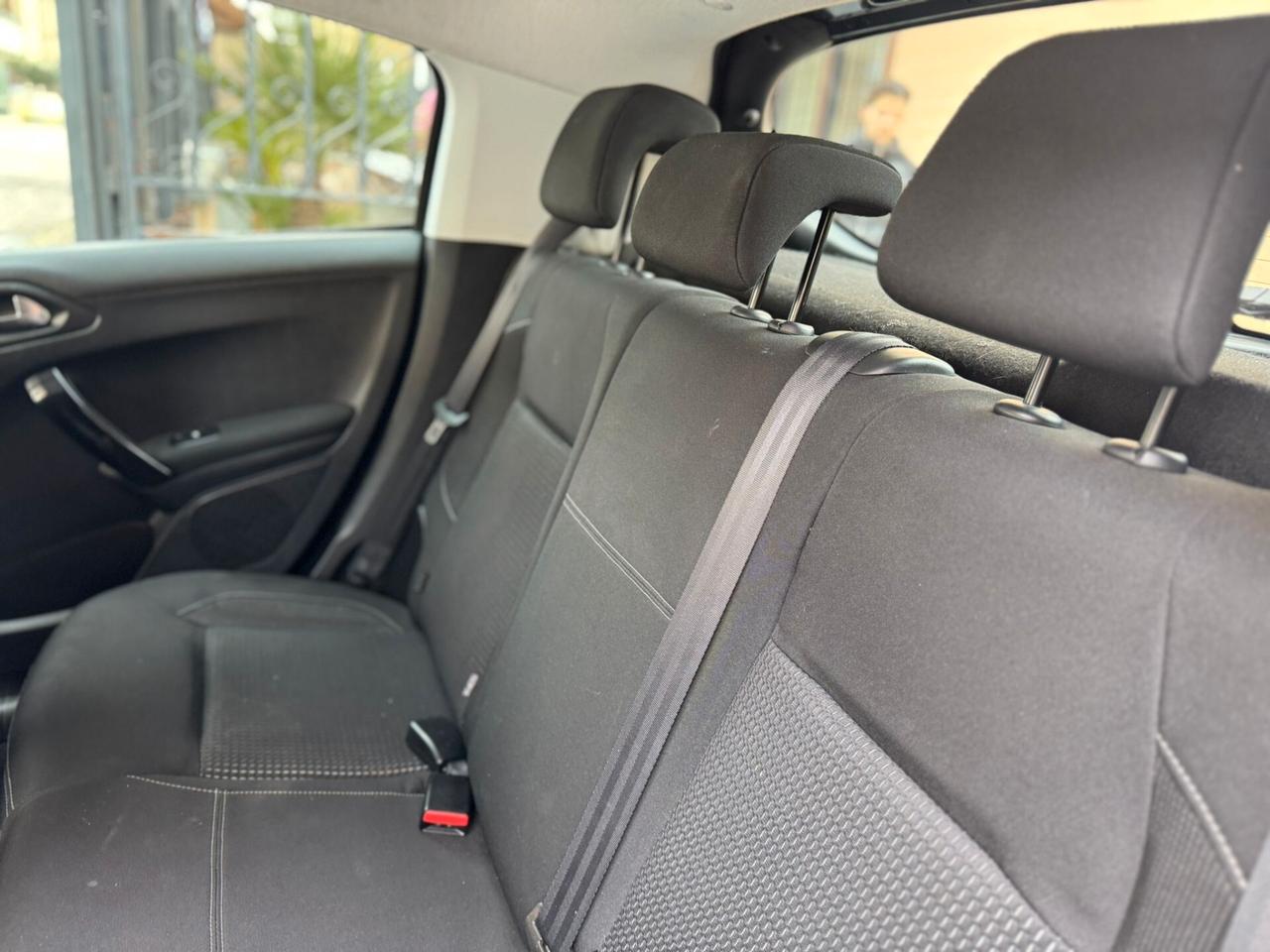 Peugeot 208 PureTech 82 5 porte Allure