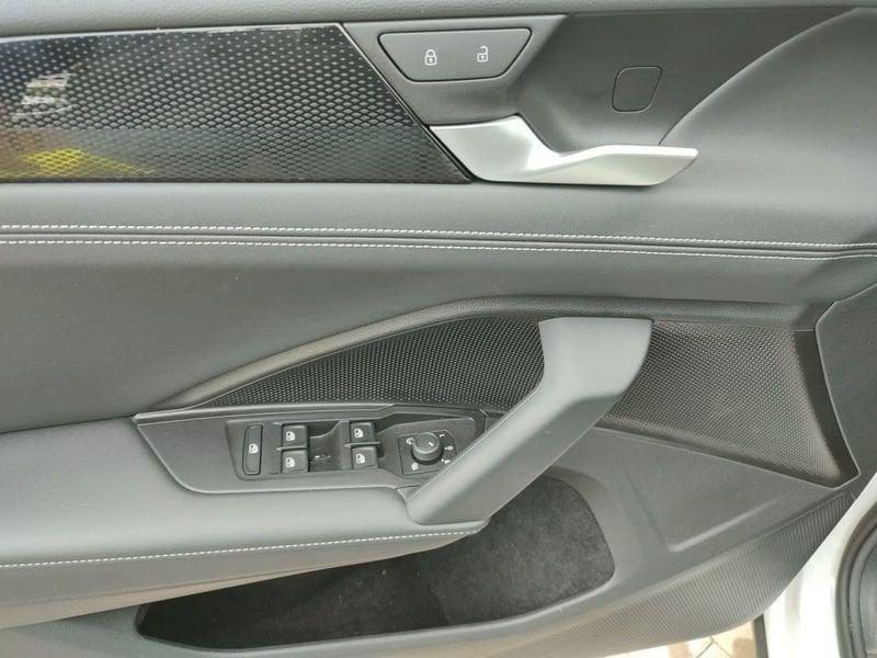 Volkswagen Tiguan Tiguan 2.0 TDI 150 CV DSG Life Gancio camera Led Cockpit
