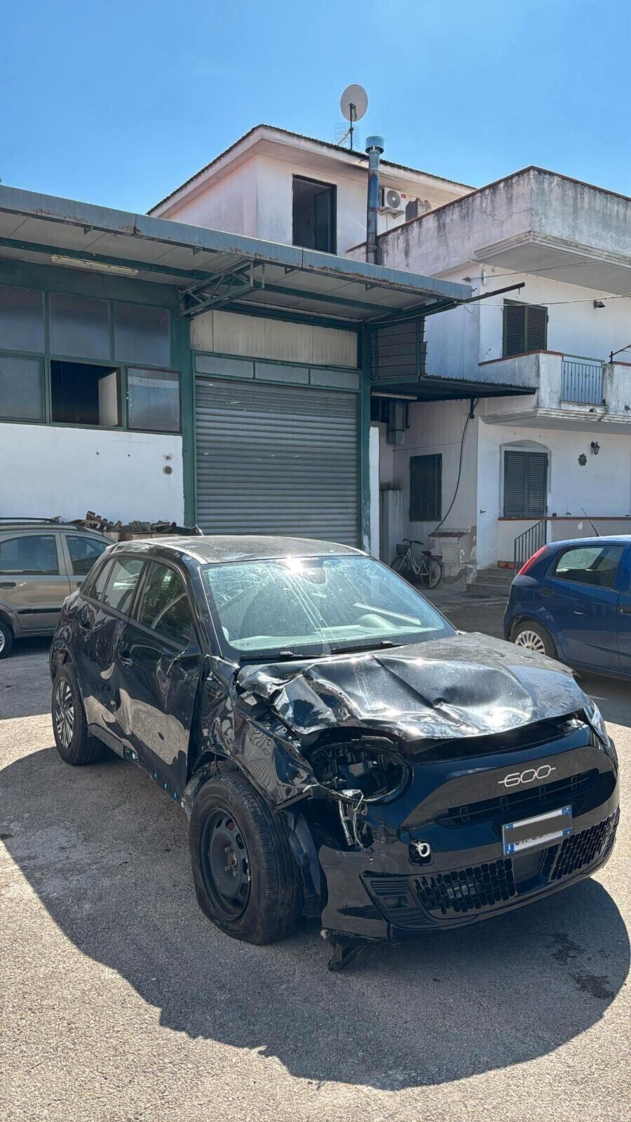 Fiat 600 Turbo 1.2 Hybrid 100 CV DCT MHEV “La Prima”