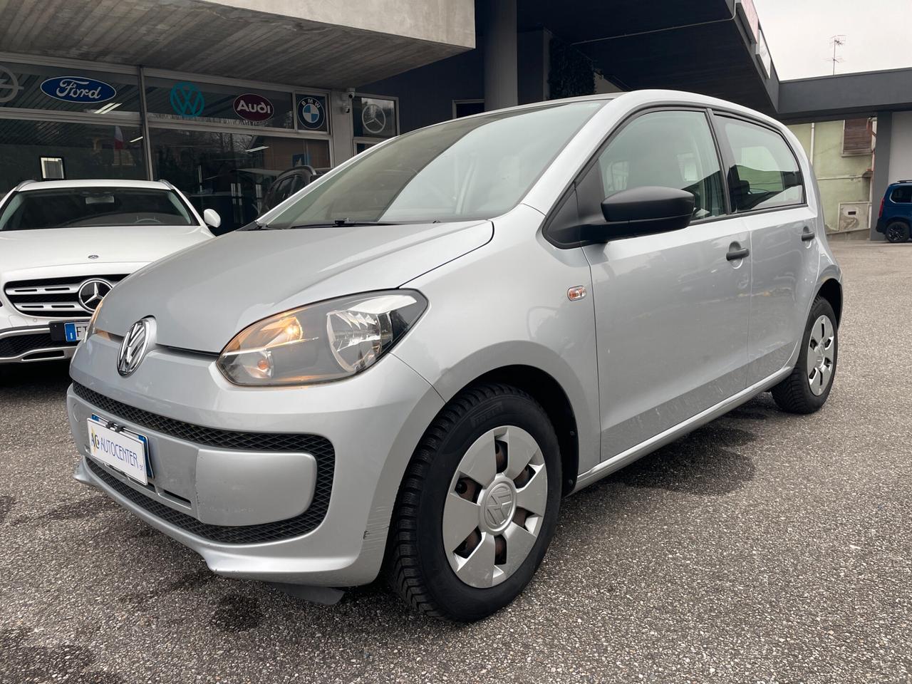 Volkswagen up! 1.0 5p. take 24.000 Km !!