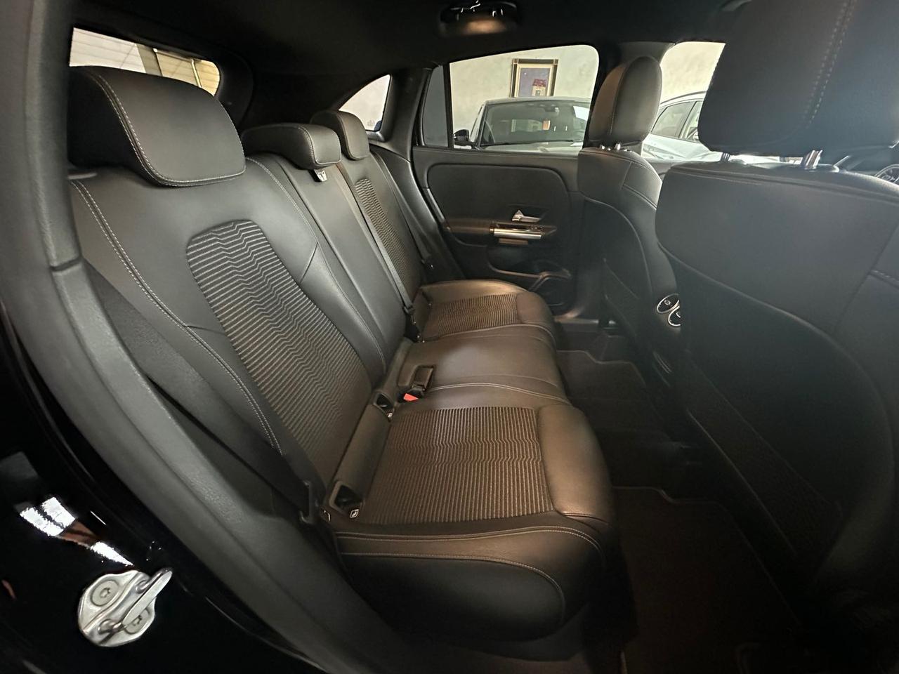 Mercedes-Benz GLA 200 Sport Plus GLA 200 D #9494